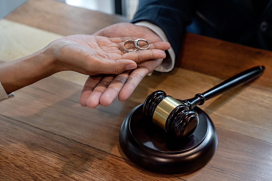 Choose the Best Divorce Lawyer